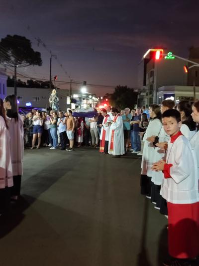 Procissão reúne milhares de fiéis em Laranjeiras do Sul e emociona comunidade na Sexta-feira Santa